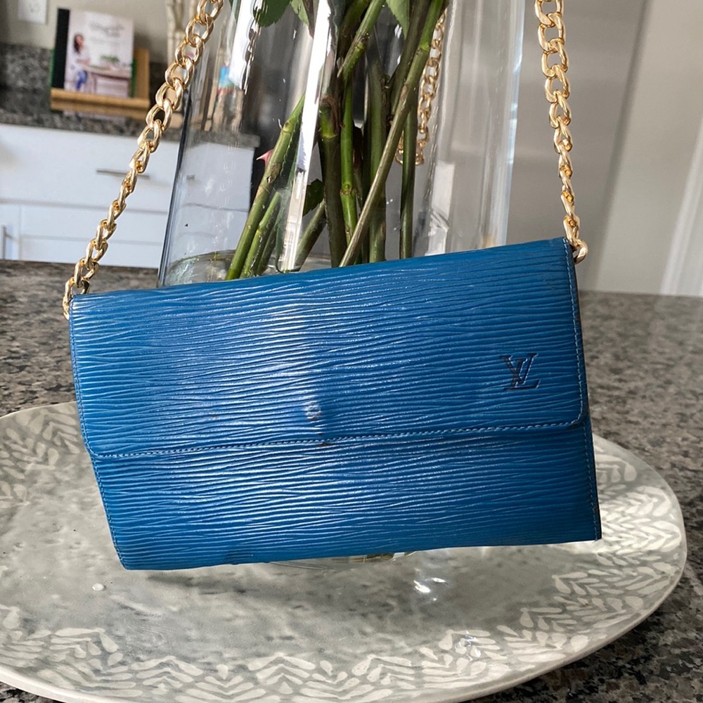 Blue Louis Vuitton Epi wallet